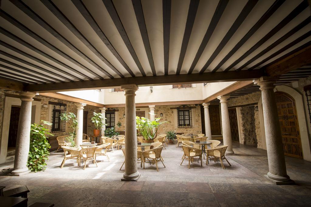 Готель Hospederia Real Casona La Beltraneja Бельмонте Екстер'єр фото
